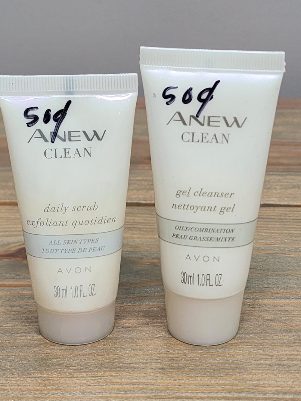 ANEW Clean Gel Face Cleanser, Oily Skin Daily Scrub Travel Size 30 ml